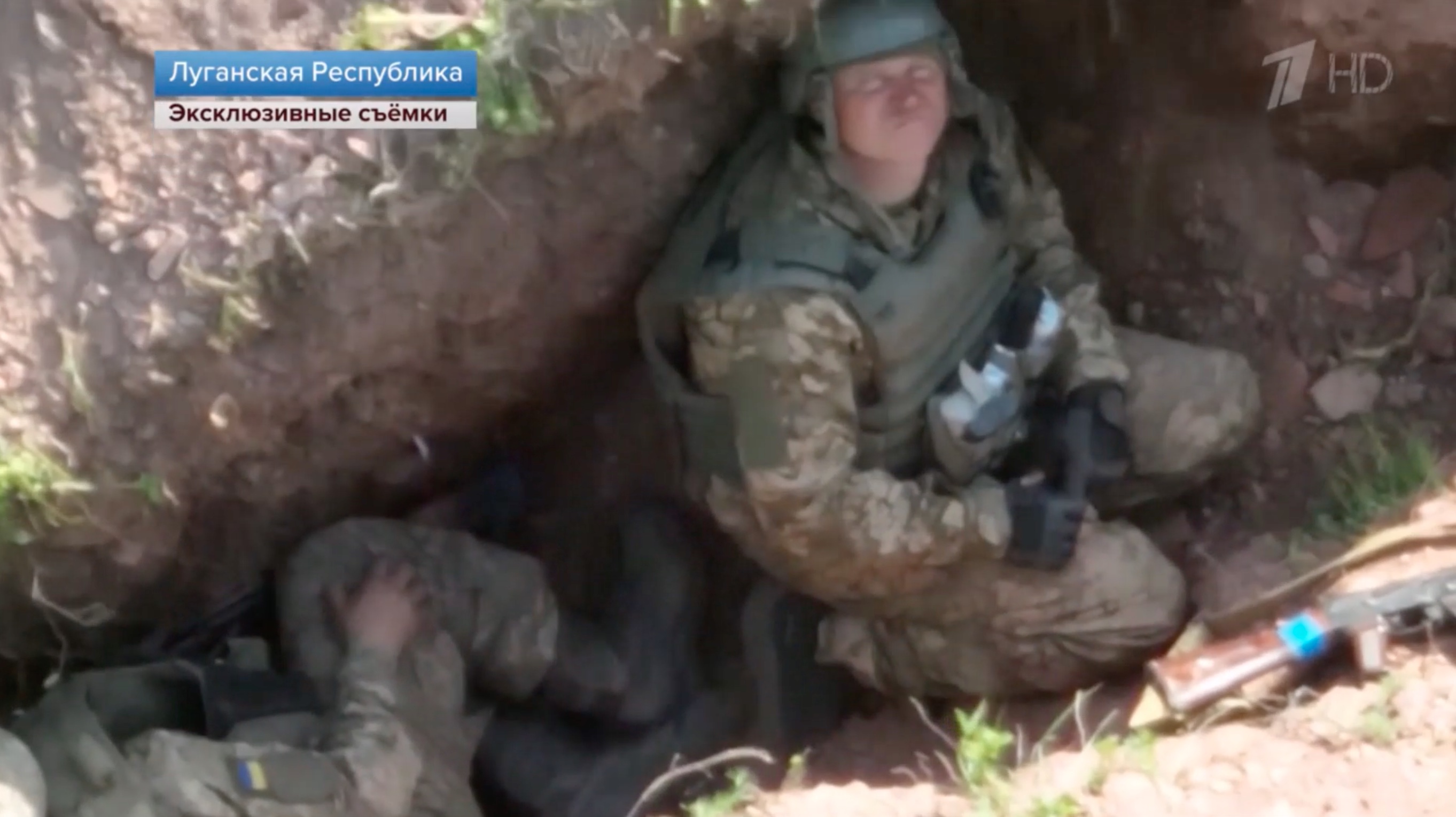 Вагнер украинцы. Украинские солдаты в окопах. Российские солдаты в окопах на Украине. Украинские военные в окопах.