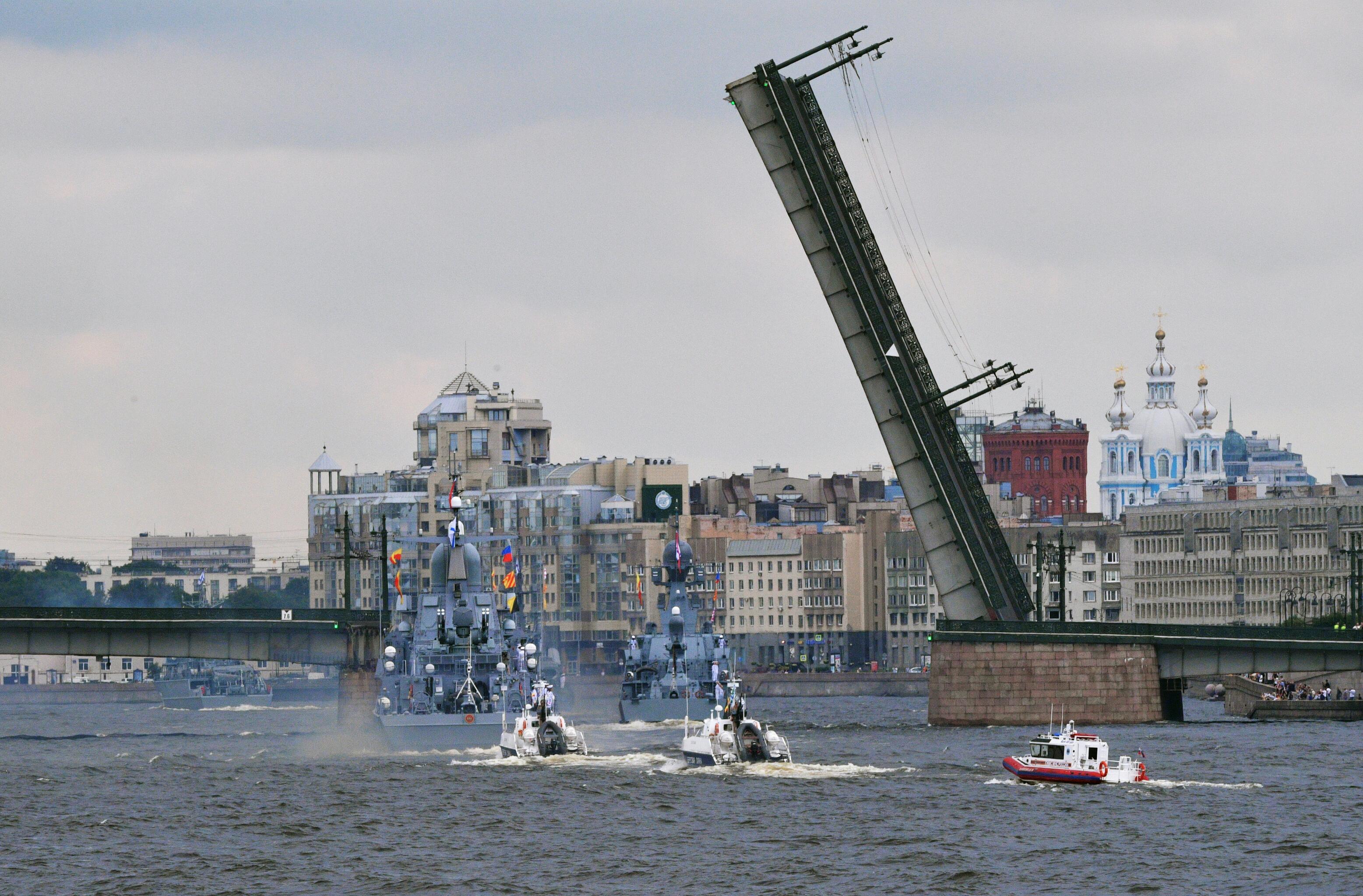 парад кораблей в санкт петербурге