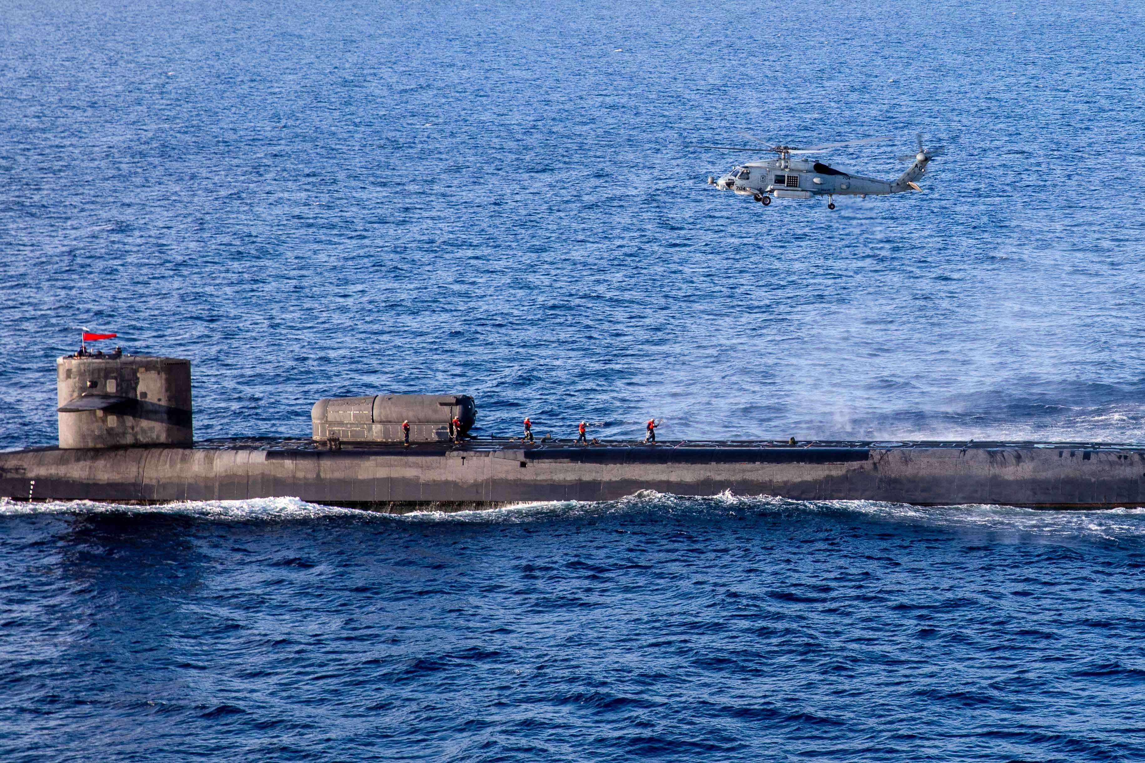 Подлодка американцев. ВМС Ирана подводная лодка. Fateh подводная лодка Ирана. USS Florida (SSGN-728). Подводная лодка американский Голланд.